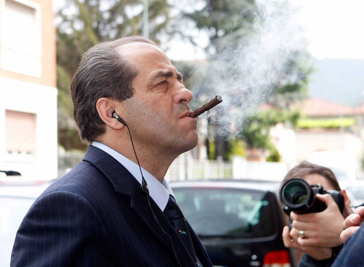 Insulti a Berlusconi, niente sanzioni a Di Pietro 
Il Pdl protesta: "Si ammette la libertà di offesa"