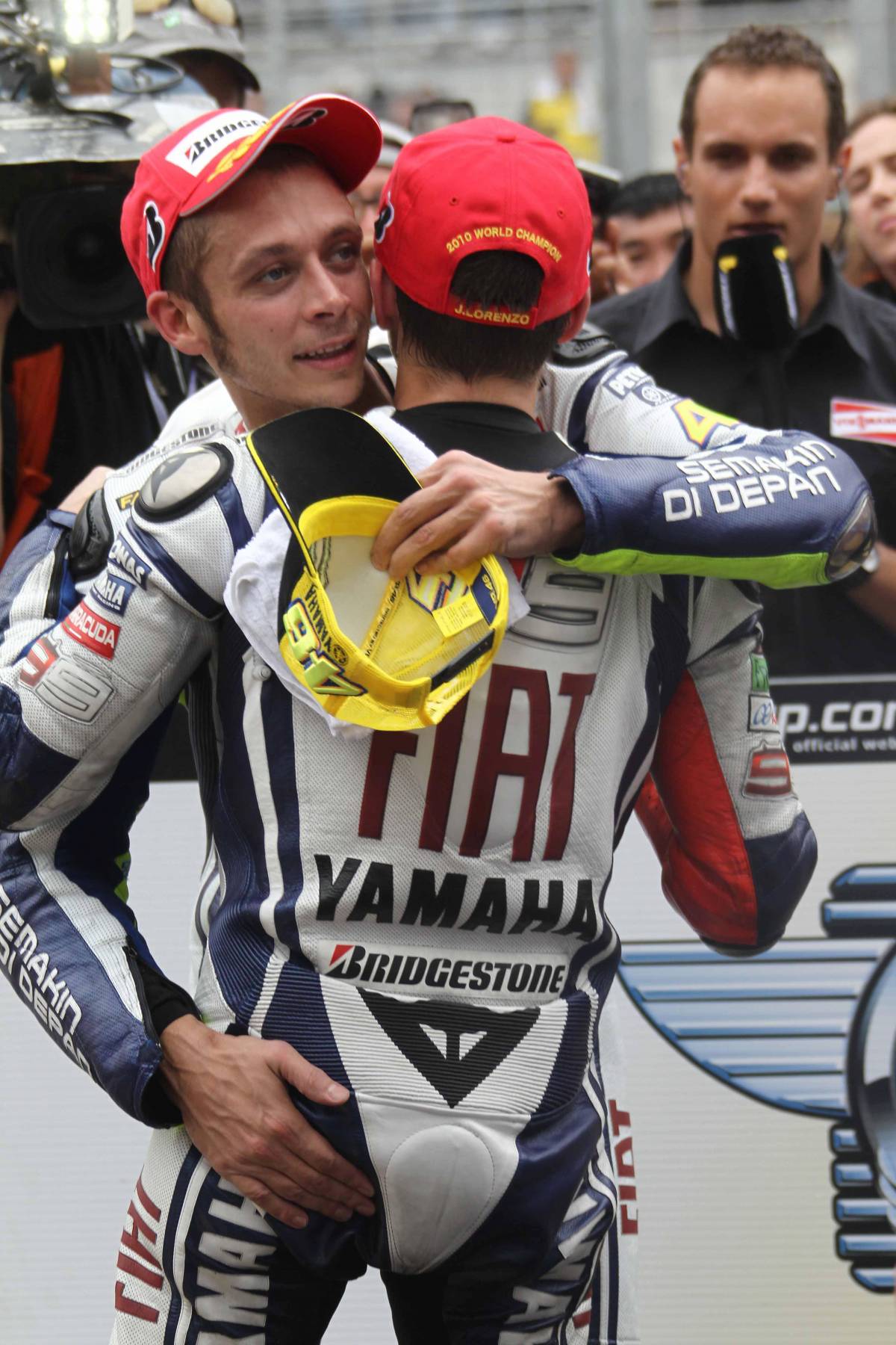 Rossi rovina la festa a Lorenzo campione. "Ma merita il titolo"