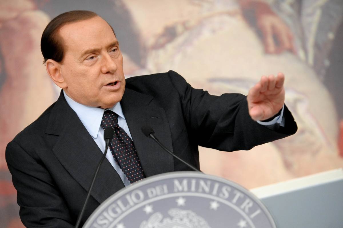 Mediaset, Berlusconi: perseguitato, vado avanti