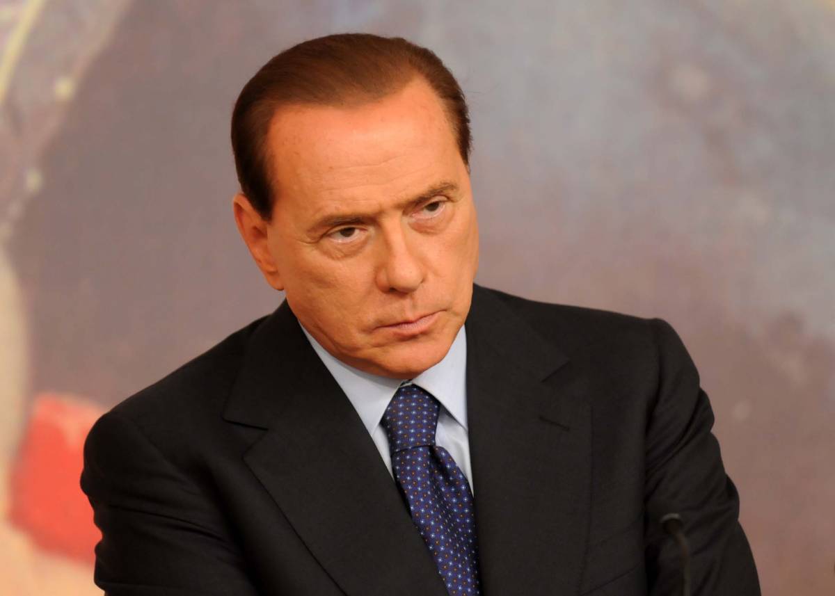 "Bugie su Antigua", Berlusconi chiede i danni