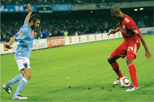 Ecco un miracolo di San Gennaro: 
Napoli resuscita anche il Liverpool