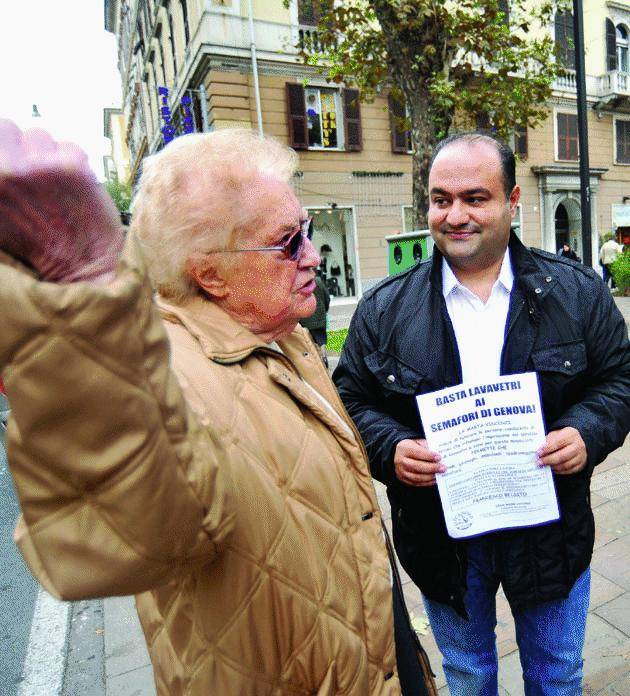 Sottosegretario attacchino distribuisce volantini  contro i lavavetri abusivi