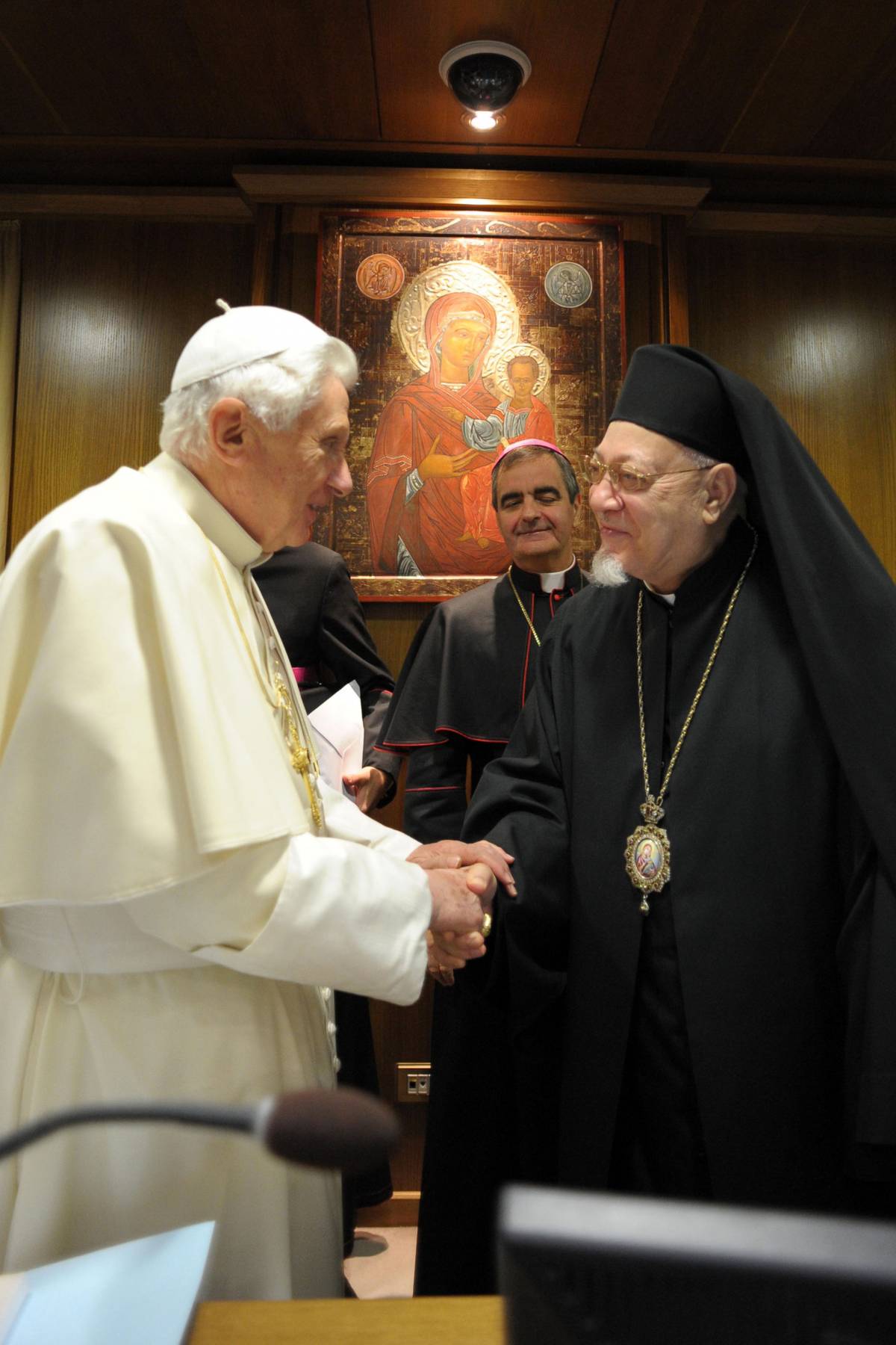 Il Papa: "Pace urgente 
in Medio Oriente, 
nodo libertà di culto"