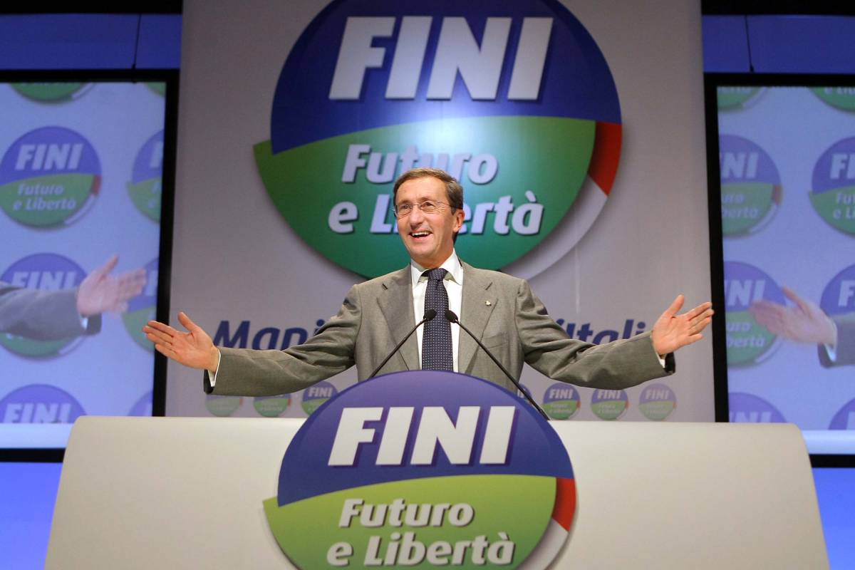 Fini: "Nel governo ma forza autonoma"