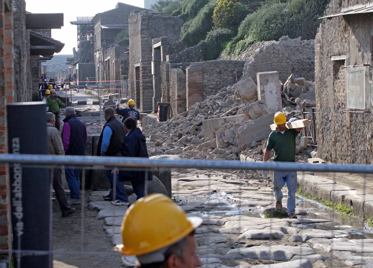 Crollo di Pompei, Bondi replica a Napolitano: 
"Se avessi responsabilità mi dimetterei"