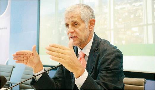 Dimezzate le risorse 
per la spesa sociale 
Sfogo di Formigoni