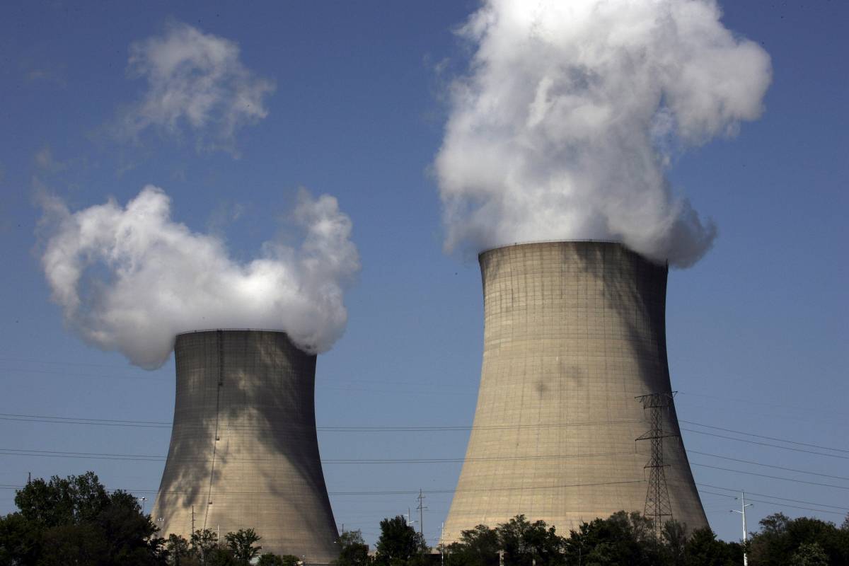 Nucleare, la Consulta boccia tre leggi regionali 
"Illegittimo vietare l'installazione delle centrali"