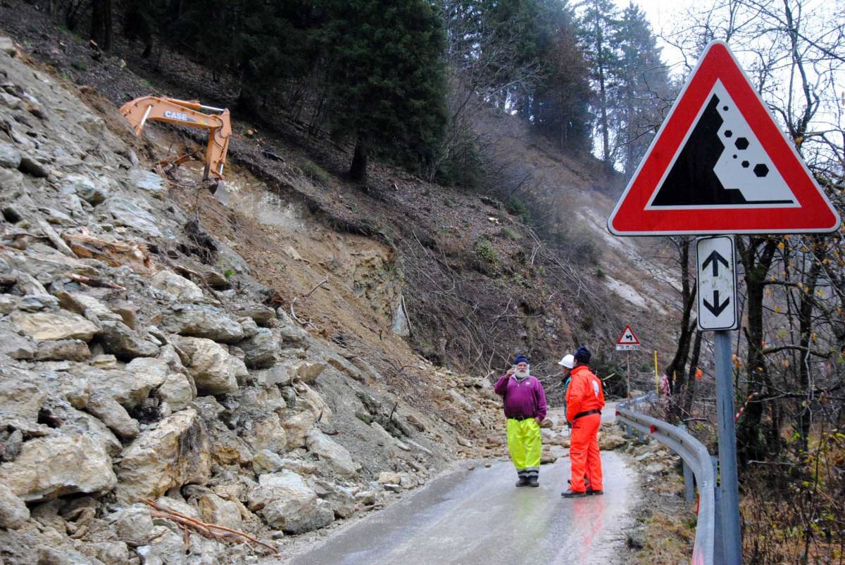 Il maltempo sferza l'Italia: 
pioggia e acqua alta 
Valanga, un ferito grave