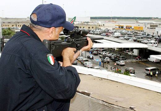 A Fiumicino col caricatore 
Arrestato un israeliano 
Aveva 29 colpi inesplosi