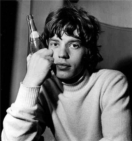 Mick Jagger in scena a Milano,  
in mostra allo Spazio Forma  