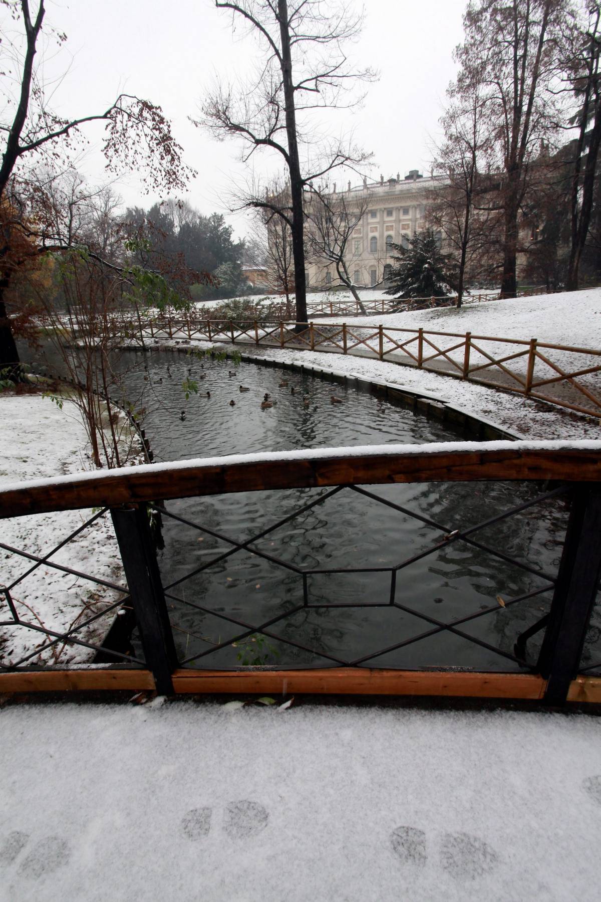 Neve, il Comune 
sala le strade