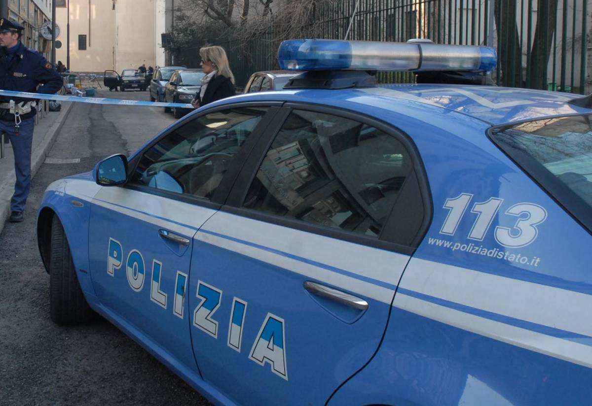 Piacenza, abusi ripetuti: 
mette incinta figlia 12enne 
Arrestato un peruviano