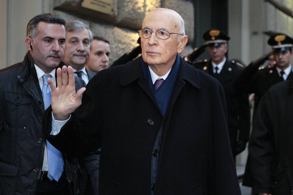 Napolitano: "Evitare scioglimento delle Camere"