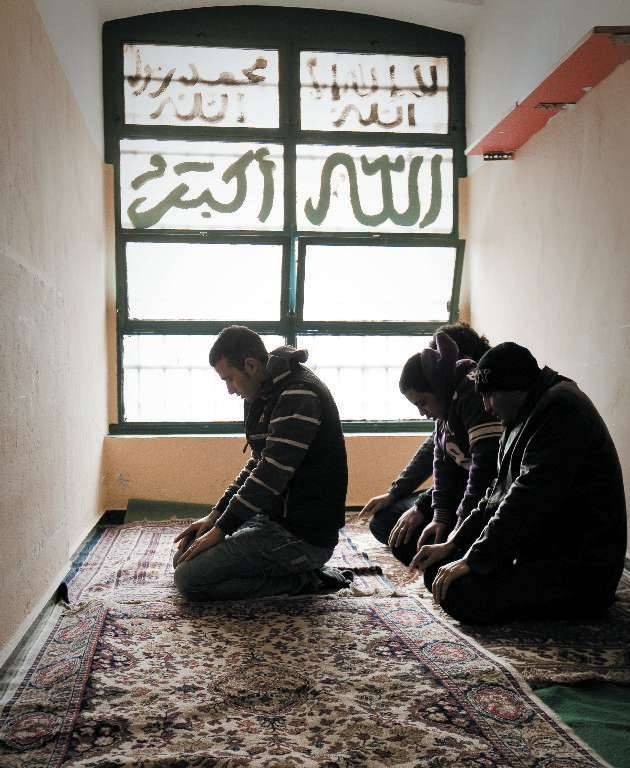 La maxi moschea è a San Vittore 
Dietro le sbarre la legge dell’islam