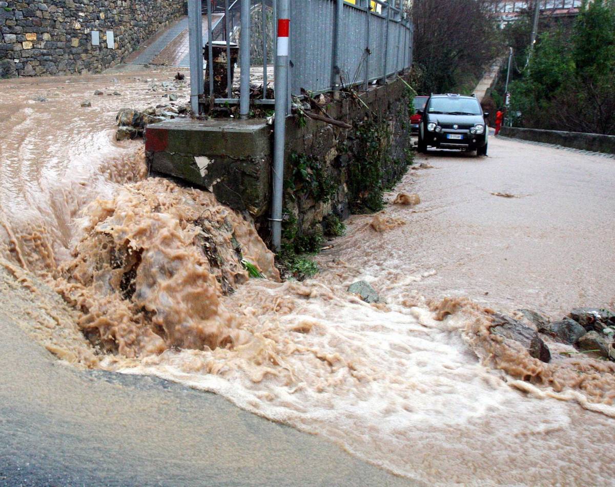 Esondazioni, frane e allagamenti Spezzino in tilt come un anno fa