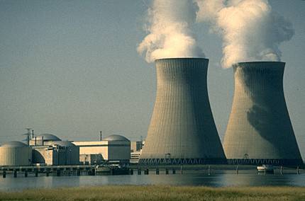 La Svizzera si regala due centrali nucleari. L'Italia sta a guardare