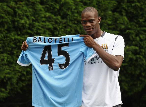 Balotelli ci ripensa: "Resto 
al "City" perché voglio 
vincere con Mancini..."