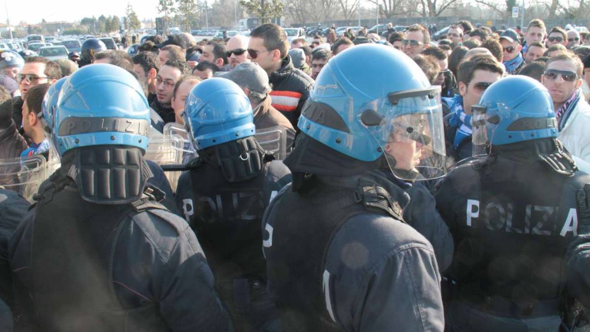 Rho, sgomberato 
il centro sociale 
"SOS Fornace"