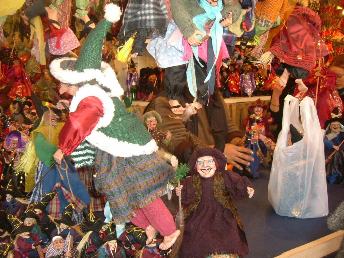 Befana, la festeggia un italiano su tre