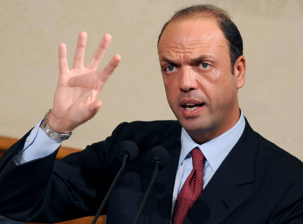 Alfano: "Blocco informatico, problema risolto"