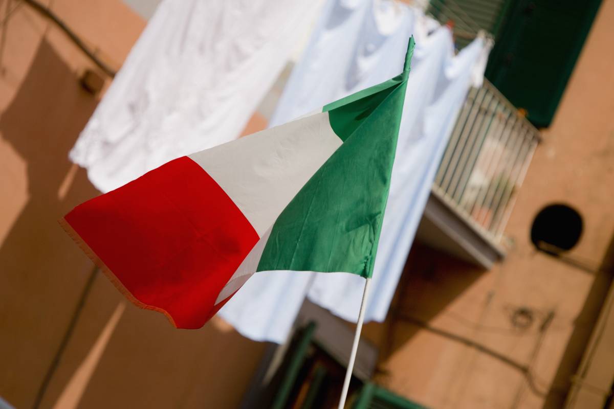 Un appello alla Nazione: 
questa è la volta buona 
per fare la festa all’Italia