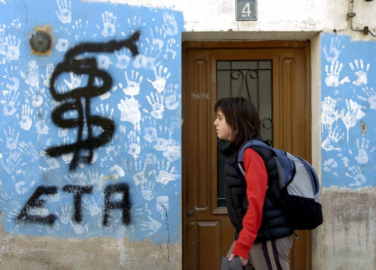 L'Eta svolta: "Tregua permanente". Ma per il governo non basta