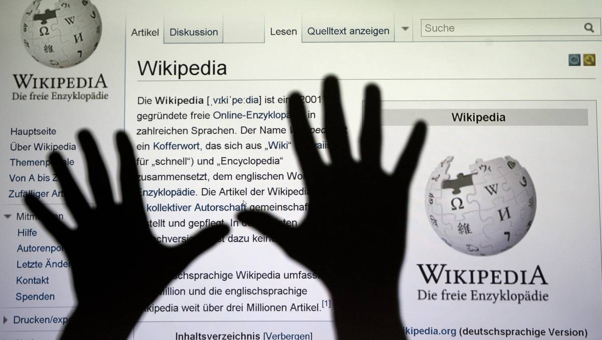 Purghe digitali a Wikipedia 
Via chi non è fedele alla linea