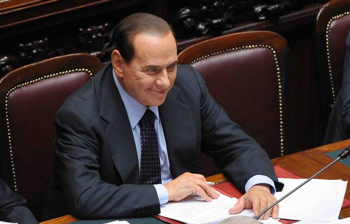 Berlusconi: "Vado avanti 
Il governo ha i numeri"