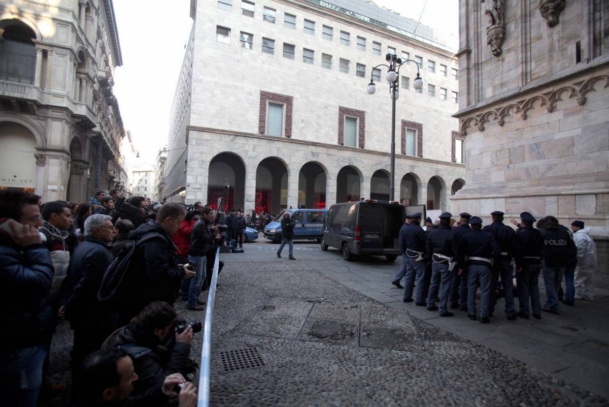 Quei barbari col telefonino 
che fotografano anche la morte