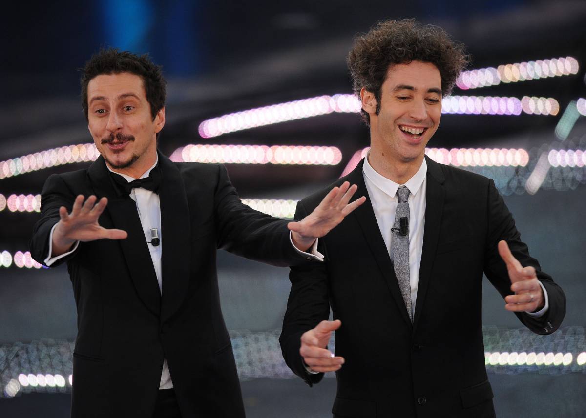 Sanremo vira a sinistra, 
Luca e Paolo all'attacco: 
predica su Ruby & Silvio