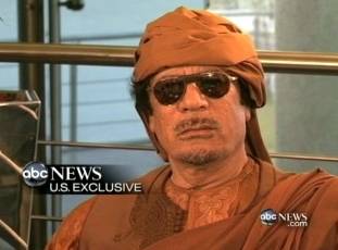 Libia, Gheddafi non molla e va al contrattacco