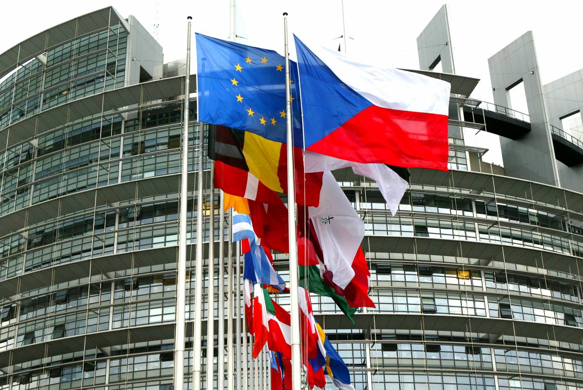 I deputati Ue si premiano  
con altri 1.500 euro al mese