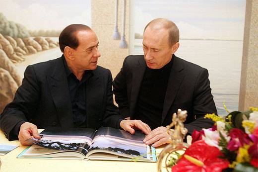 Putin aiuta Berlusconi: 
"Silvio non si occupa 
soltanto di ragazze..."