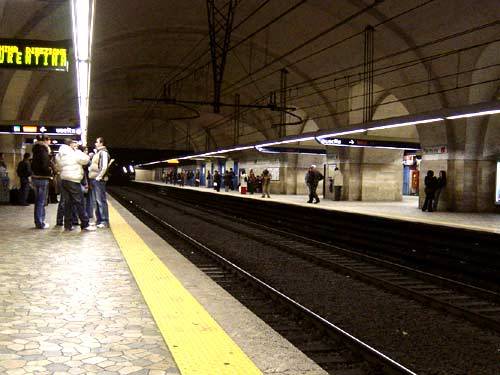 Roma, tragedia sfiorata in metro: 
3.600 litri di metano sui binari