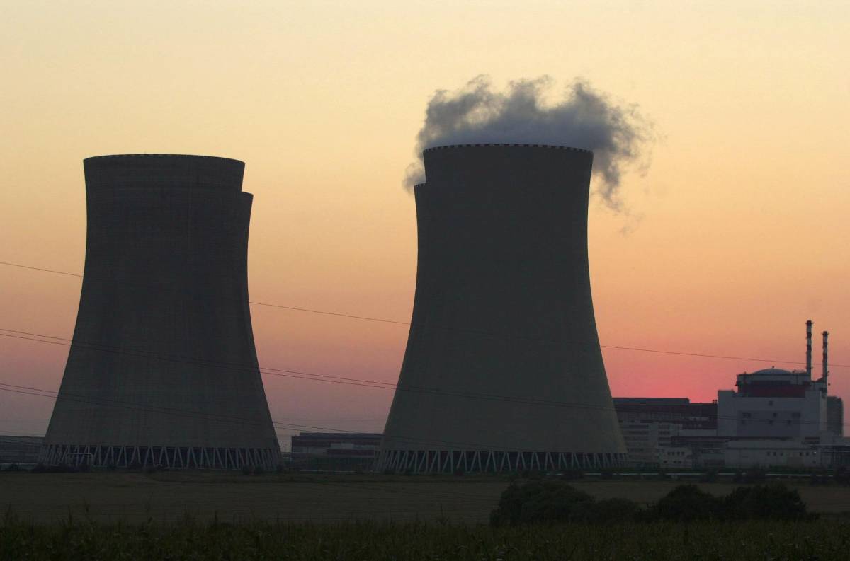 Hack sfida gli ecologisti: "Avanti col nucleare"