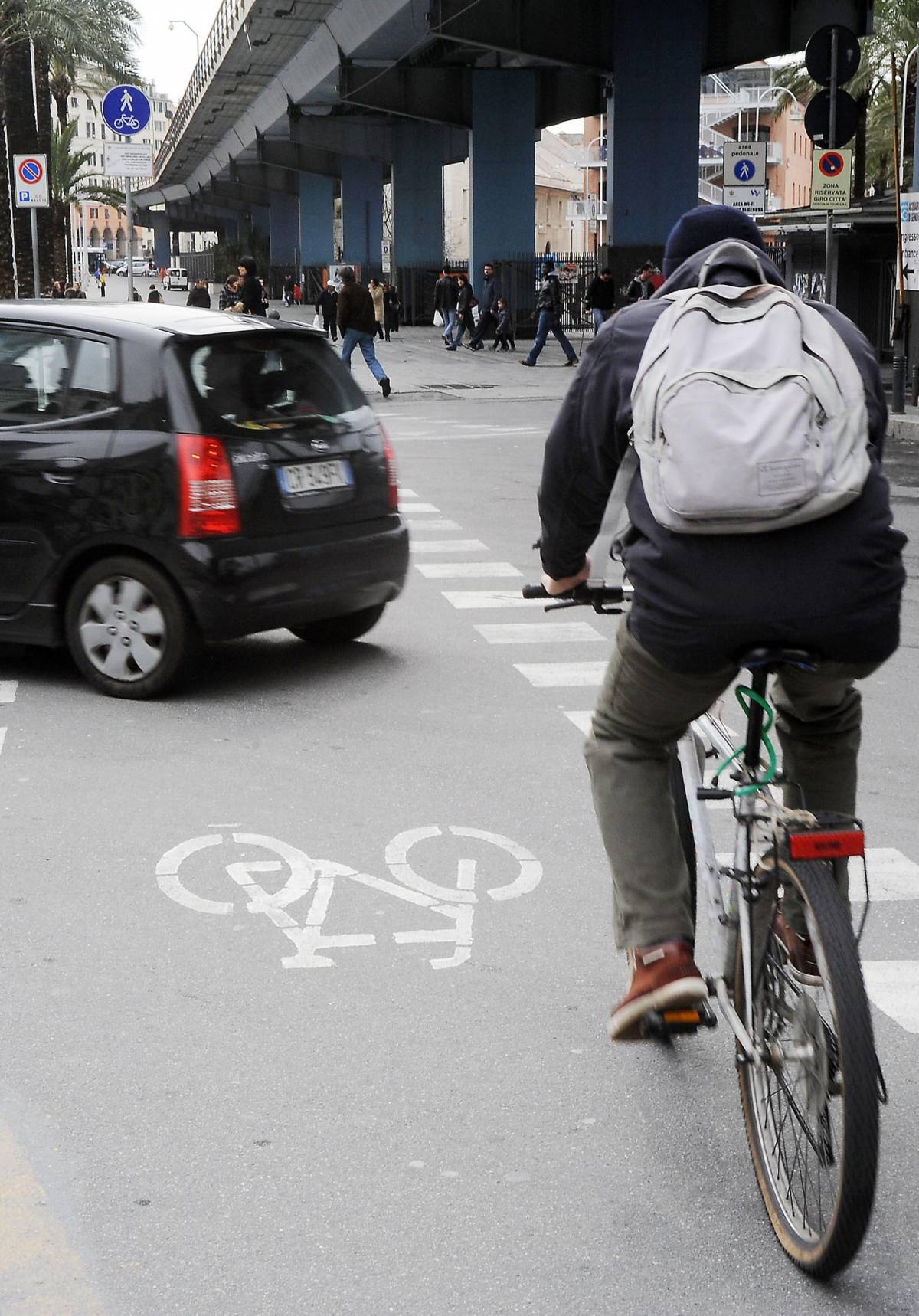 Quella corsa a ostacoli chiamata pista ciclabile