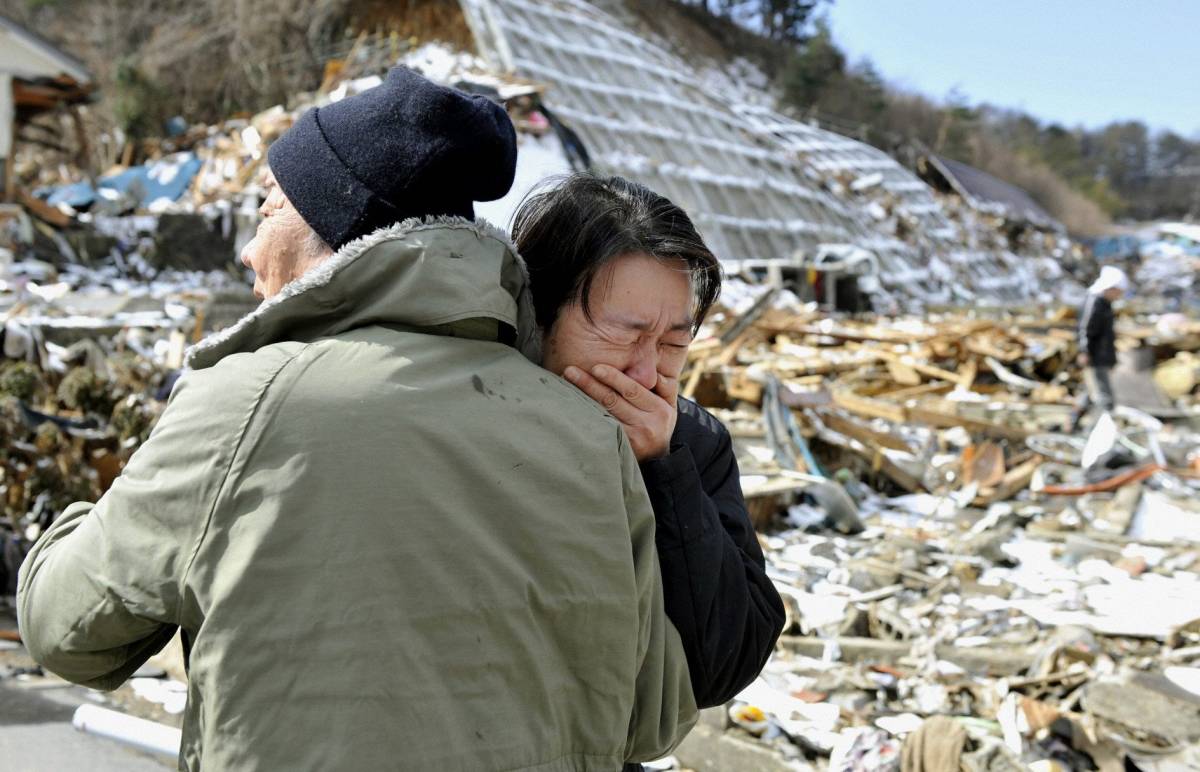 Giappone, il mondo pensa solo al nucleare  
e scorda il dramma umanitario del dopo sisma