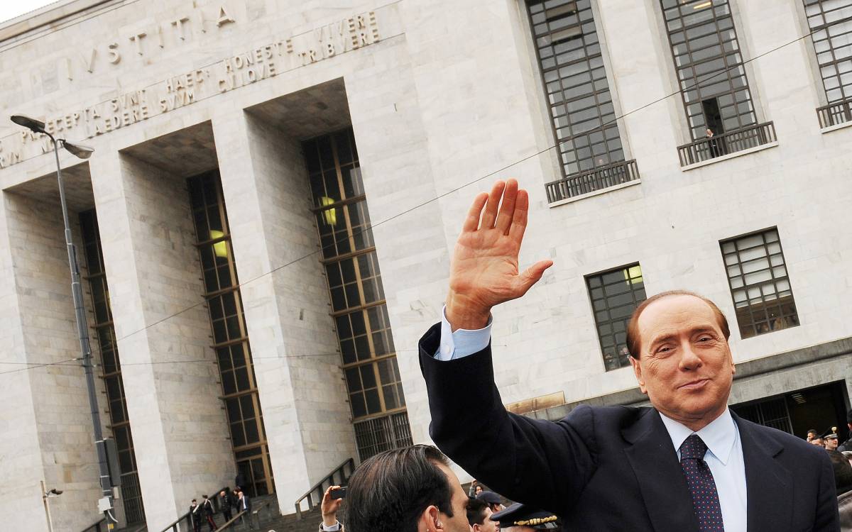 Lo show di Berlusconi,  
un ciclone in tribunale