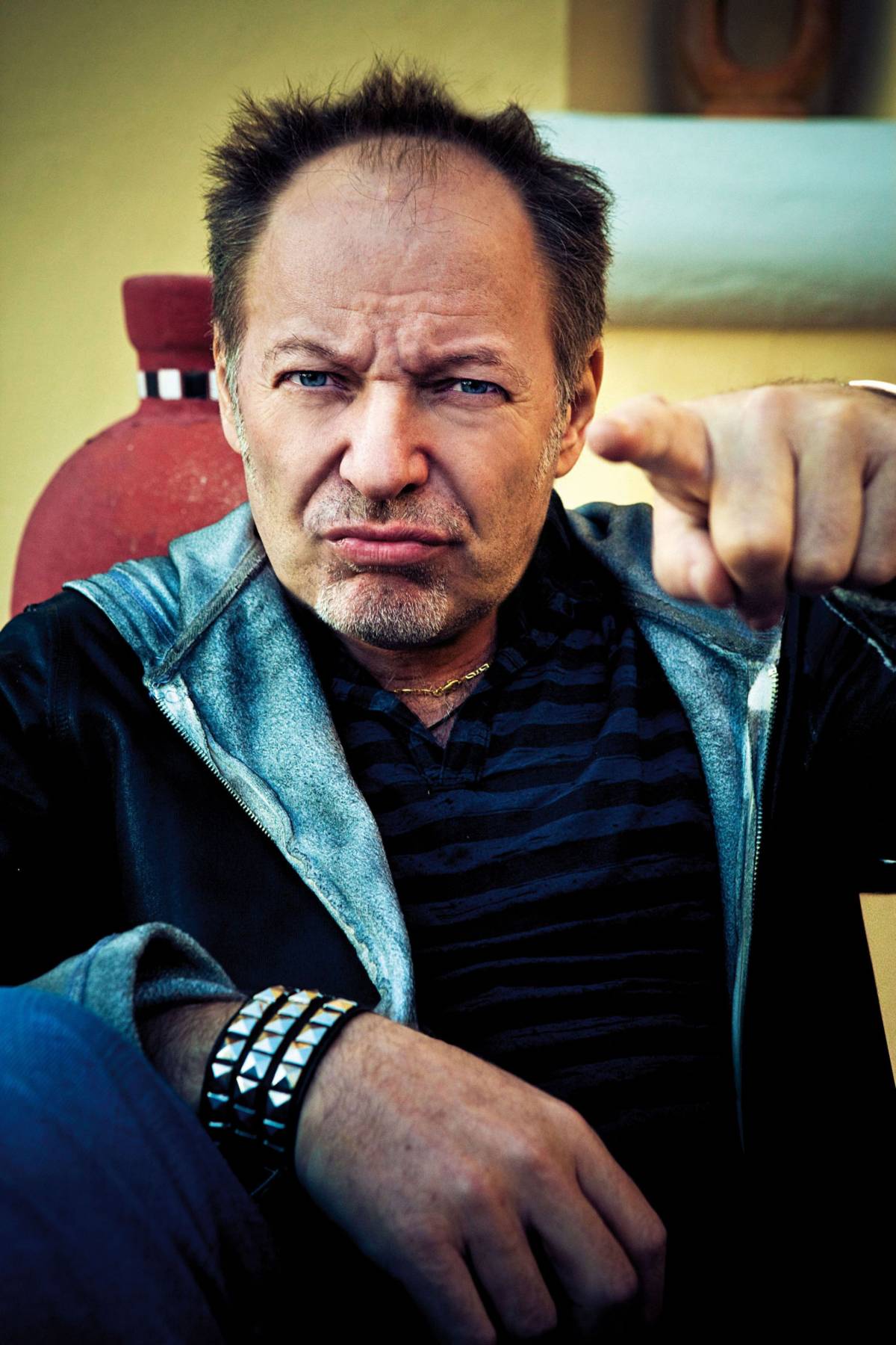 "Vivere al massimo e pensare al minimo?" 
Da Vasco Rossi risposta polemica a Veneziani