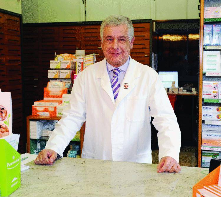 Così il farmacista Bagnasco  cerca la cura giusta per Favale