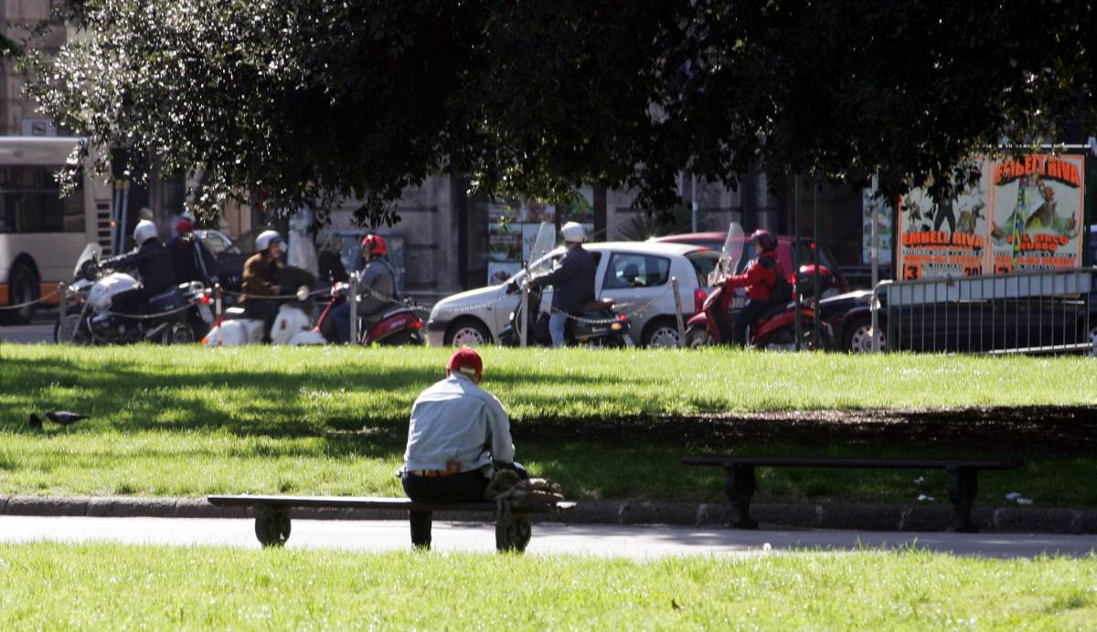 Le bancarelle cacciano Venturini dal «suo» viale