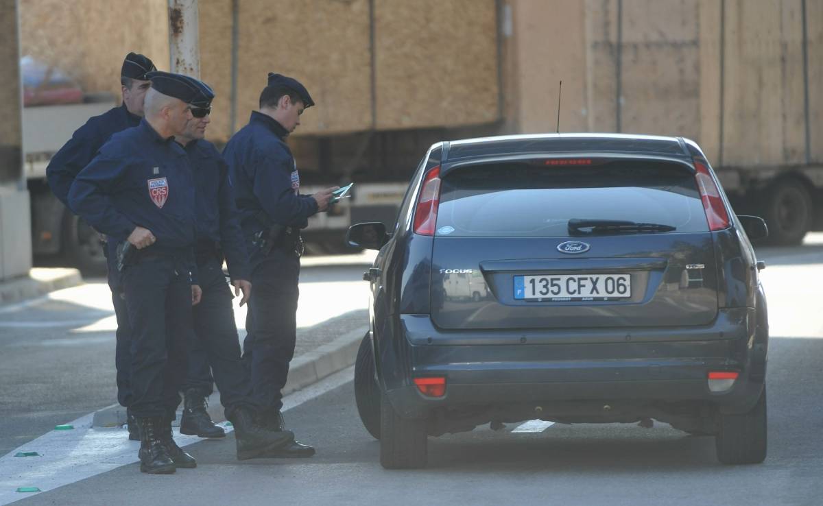 Alla fine vince l’Italia:  
e la polizia francese 
fa passare gli immigrati