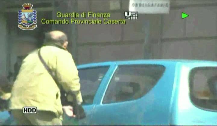 Caserta, falso cieco guidava l'auto