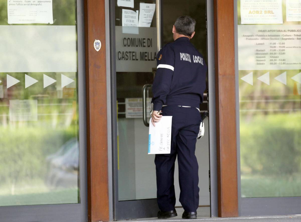 Arrestati due assessori leghisti nel Bresciano:   
tangenti da 22mila euro per evitare i controlli