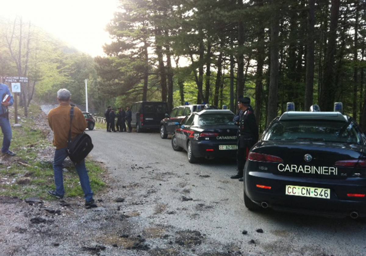 Ascoli, trovata la 29enne: 
sgozzata, segni sul corpo 
Sul cadavere una svastica