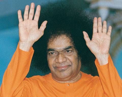 India, morto Sai Baba: il guru che stregò i vip 
Dai Beatles a Sarah Ferguson: milioni di adepti