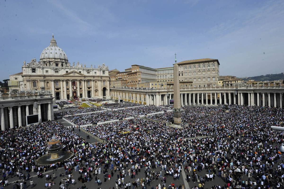 In 100mila per il Papa: 
"Accogliamo i profughi"