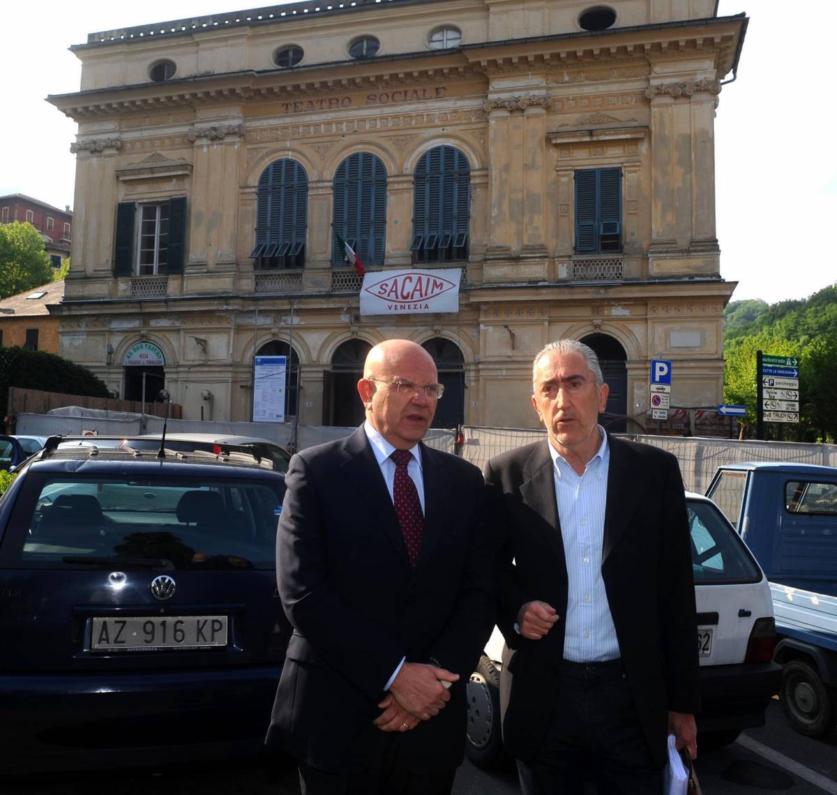 Il restauratore delle piramidi per il teatro sociale di Camogli