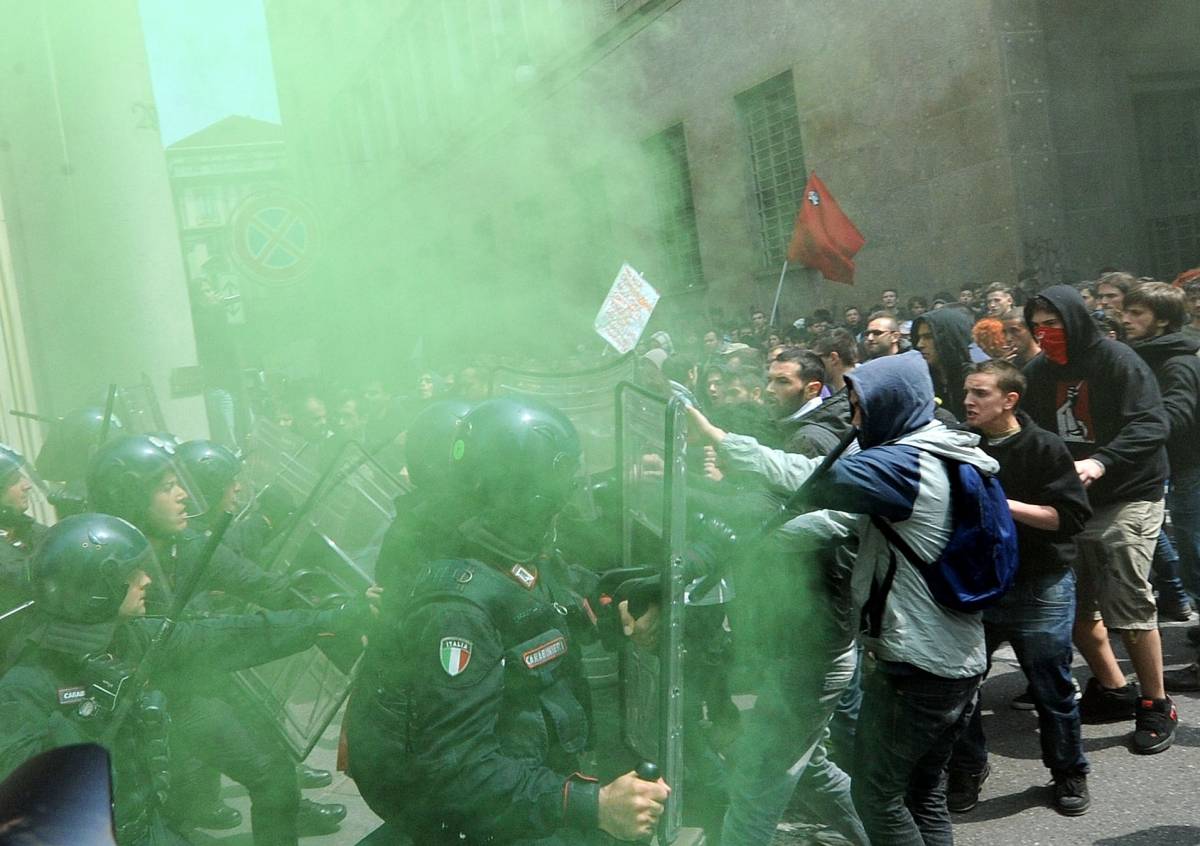 Bonanni contro la Cgil: 
"Sconfessi la violenza 
o avremo dei problemi"