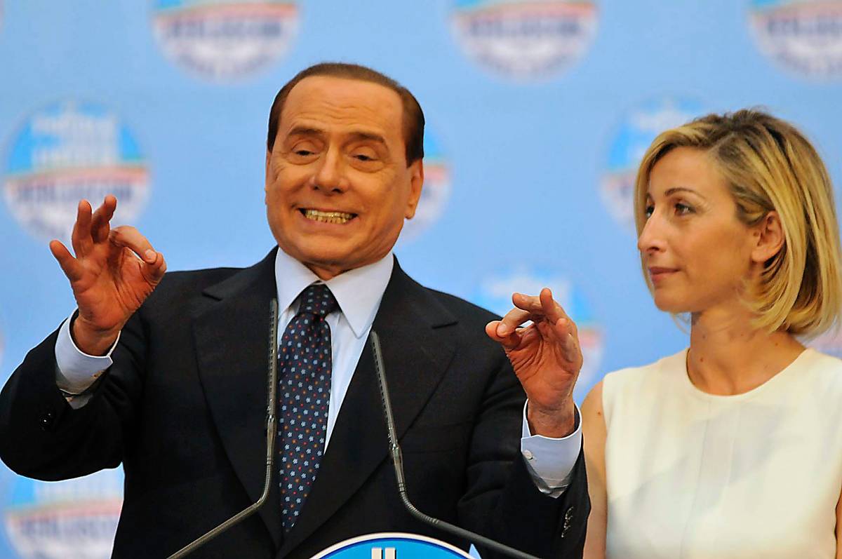 Governo, Berlusconi rilancia il piano riforme:  
"Dare più poteri al premier e meno al Quirinale"